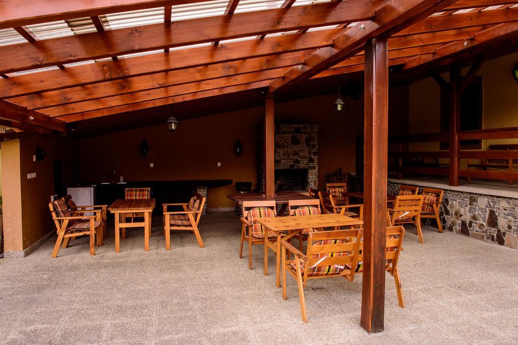 Hotel Slnecny Dvor Michalovce Esterno foto