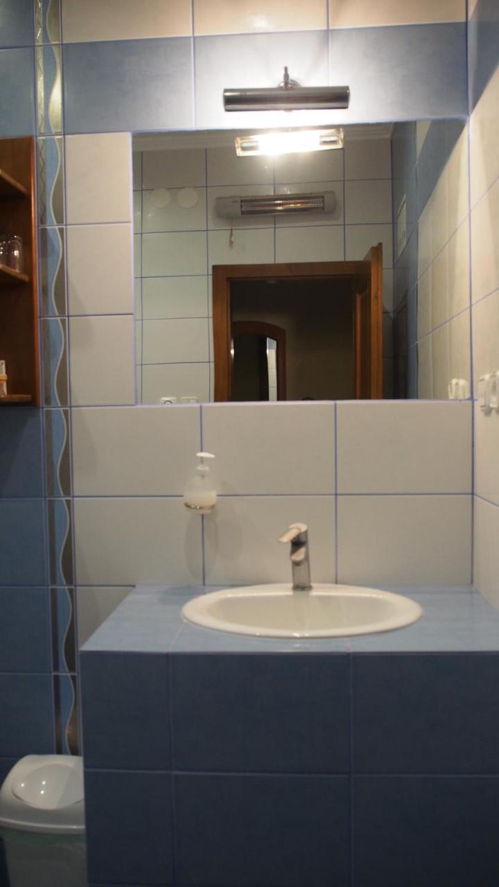 Hotel Slnecny Dvor Michalovce Esterno foto
