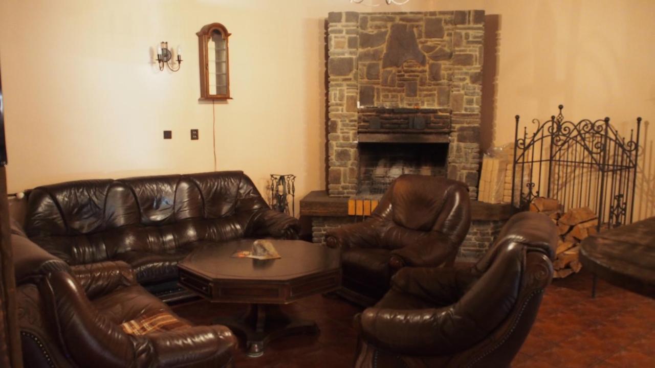 Hotel Slnecny Dvor Michalovce Esterno foto